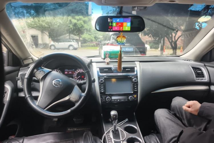 Used Nissan Teana 2013 2.0L XL Comfort Edition Center Console