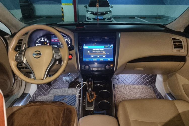 Used Nissan Teana 2013 2.5L XL Leading Edition Center Console