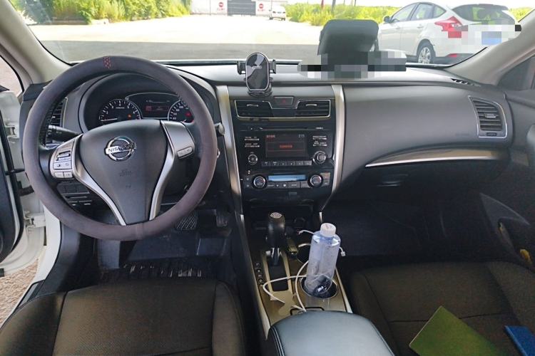 Used Nissan Teana 2013 2.0L XL Comfort Edition Center Console