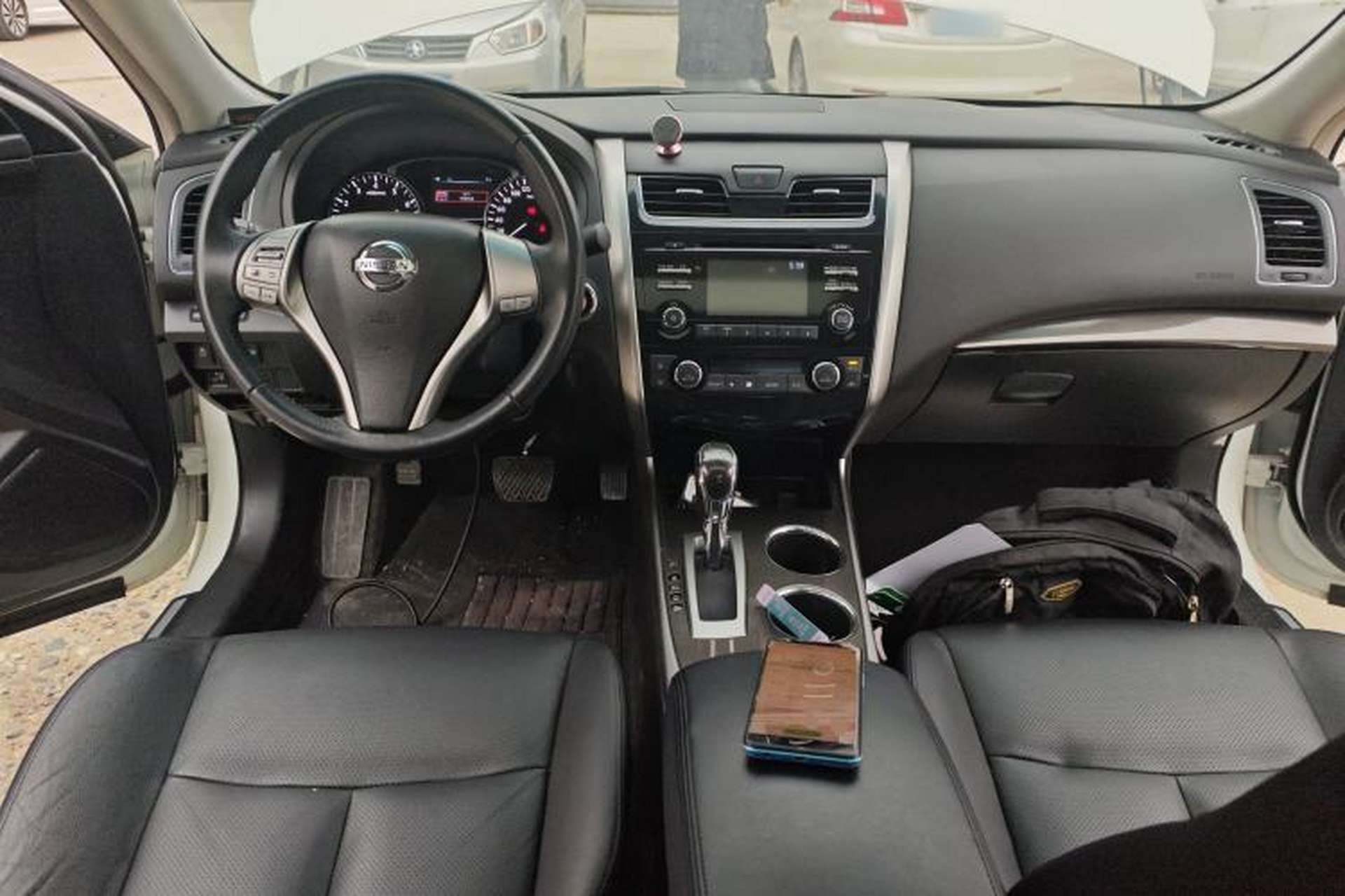Used Nissan Teana 2013 2.0L XL Comfort Edition Center Console