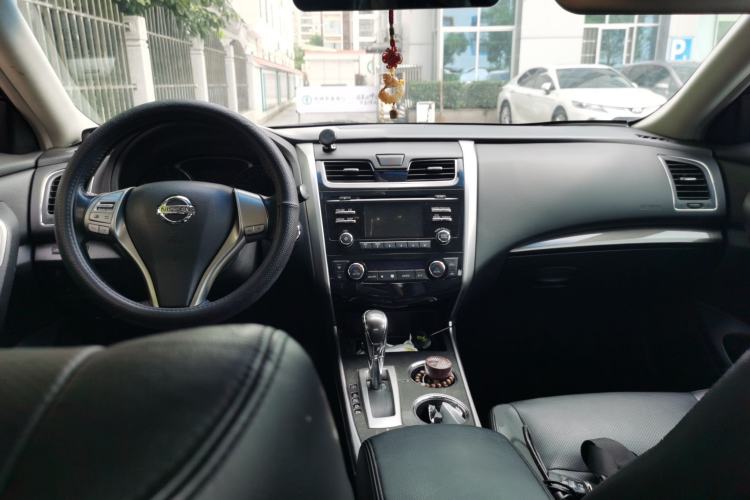 Used Nissan Teana 2013 2.0L XL Comfort Edition Center Console