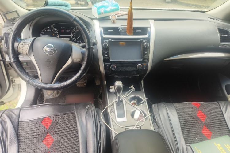 Used Nissan Teana 2013 2.0L XL Comfort Edition Center Console