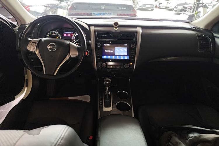 Used Nissan Teana 2013 2.0L XL Comfort Edition Center Console