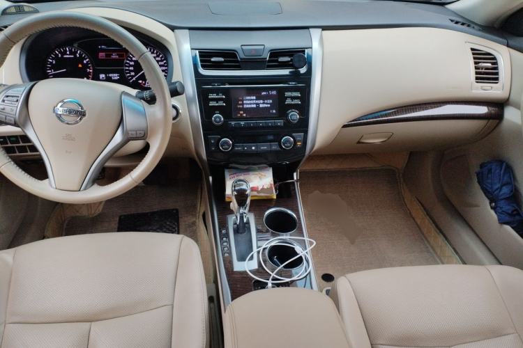 Used Nissan Teana 2013 2.0L XL Comfort Edition Center Console