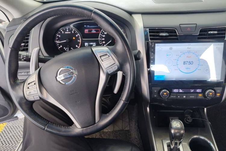 Used Nissan Teana 2013 2.5L XL Leading Edition Center Console