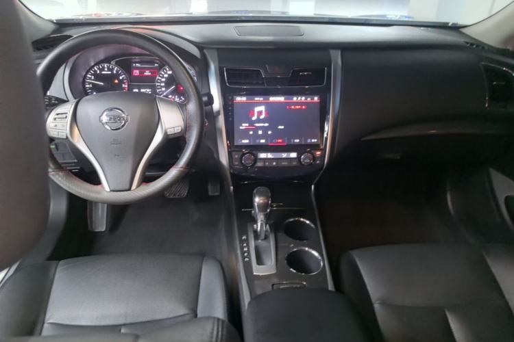 Used Nissan Teana 2013 2.0L XL Comfort Edition Center Console