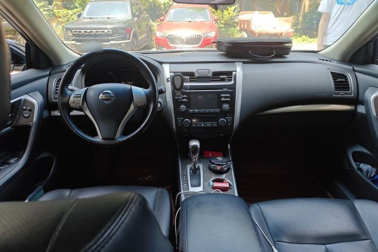 Used Nissan Teana 2013 2.0L XL Comfort Edition Center Console