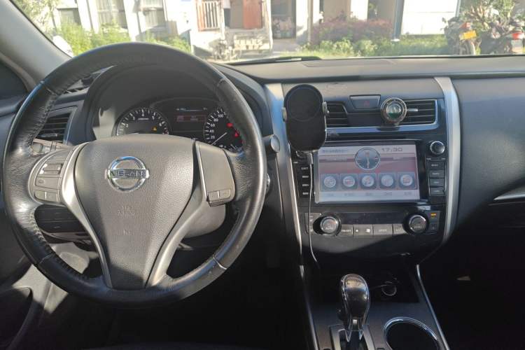 Used Nissan Teana 2013 2.0L XL-NAVI Smart Navigation Edition Center Console