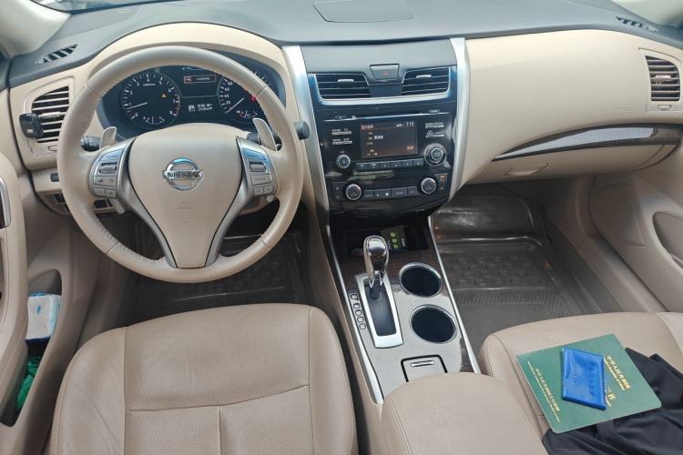 Used Nissan Teana 2013 2.5L XL Leading Edition Center Console