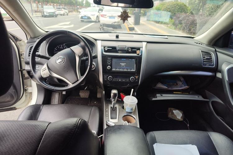 Used Nissan Teana 2013 2.0L XL Comfort Edition Center Console