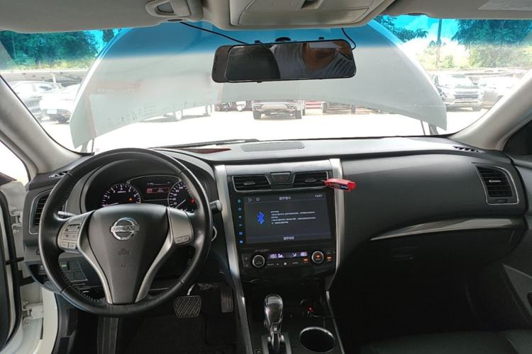 Used Nissan Teana 2013 2.0L XL Comfort Edition Center Console
