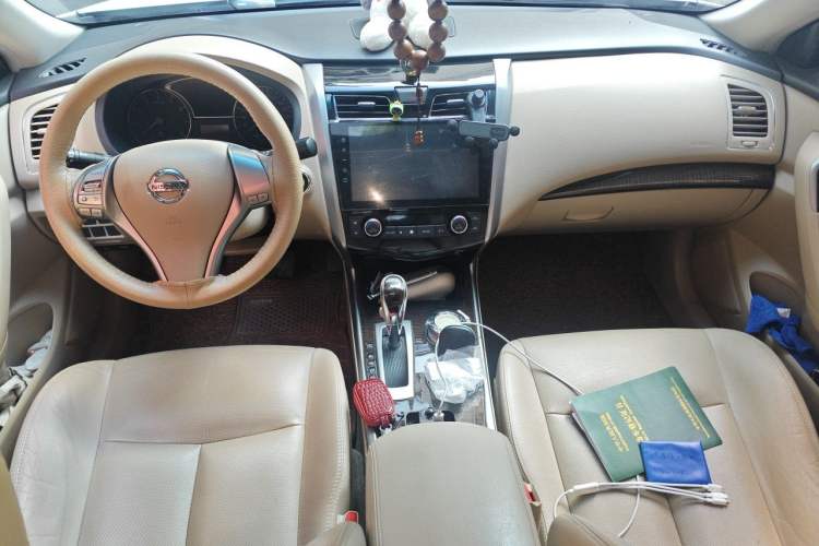 Used Nissan Teana 2013 2.0L XL Comfort Edition Center Console