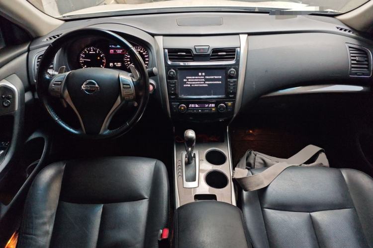 Used Nissan Teana 2013 2.5L XL Leading Edition Center Console