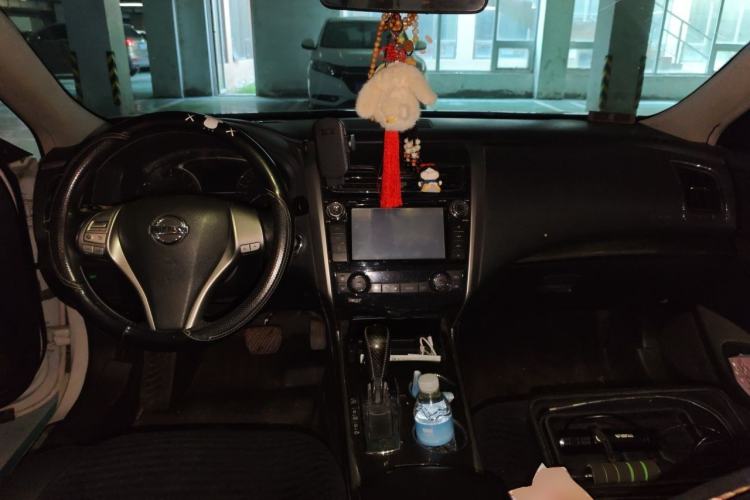 Used Nissan Teana 2013 2.0L XL Comfort Edition Center Console