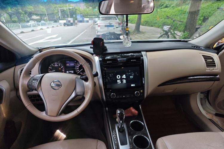 Used Nissan Teana 2013 2.0L XL Comfort Edition Center Console