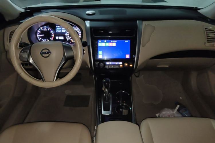 Used Nissan Teana 2013 2.0L XE Fashion Edition Center Console