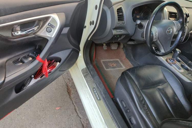 Used Nissan Teana 2013 2.5L XL Leading Edition Driver Seat