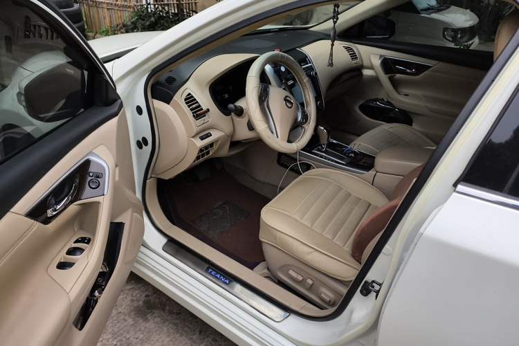 Used Nissan Teana 2013 2.5L XL Leading Edition Driver Seat
