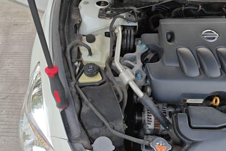Used Nissan Teana 2013 2.0L XL Comfort Edition Engine Bay Right