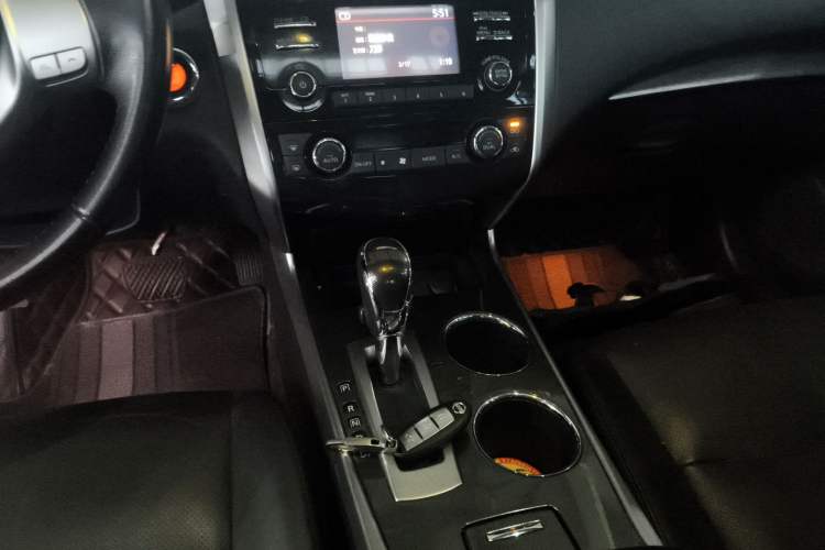 Used Nissan Teana 2013 2.0L XL Comfort Edition Gear Lever