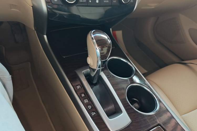 Used Nissan Teana 2013 2.0L XE Fashion Edition Gear Lever