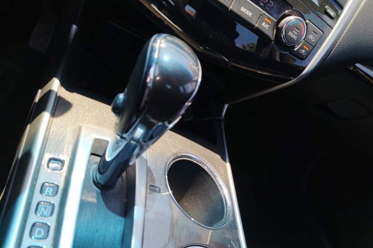 Used Nissan Teana 2013 2.0L XL Comfort Edition Gear Lever