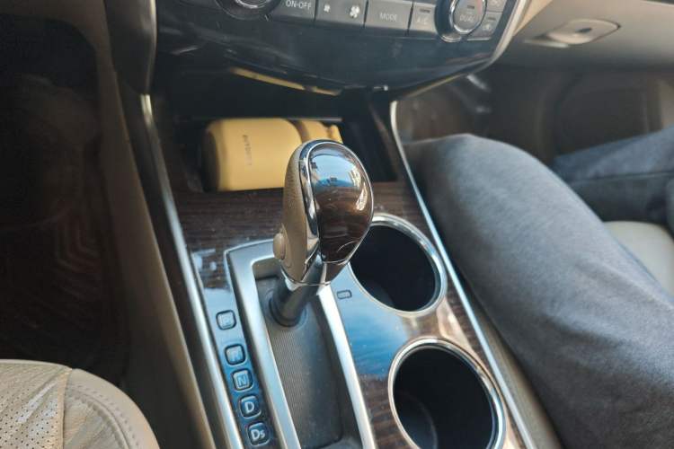 Used Nissan Teana 2013 2.0L XL Comfort Edition Gear Lever