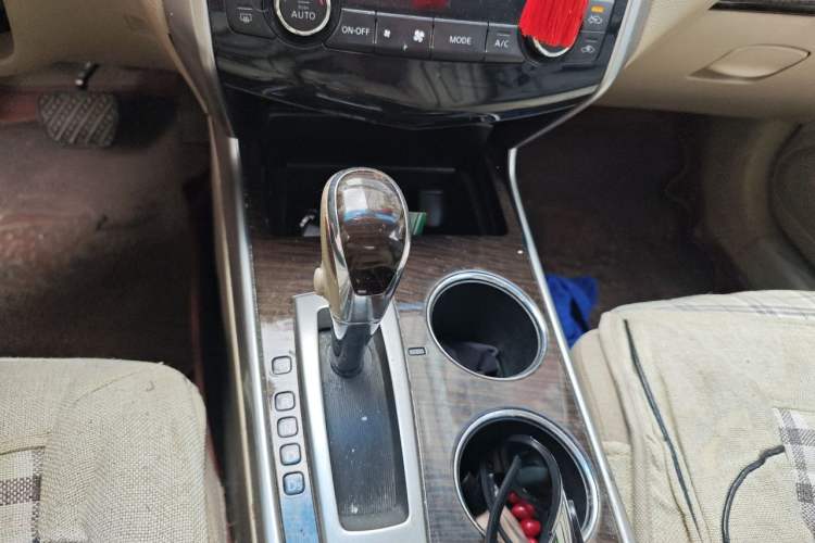 Used Nissan Teana 2013 2.0L XE Fashion Edition Gear Lever