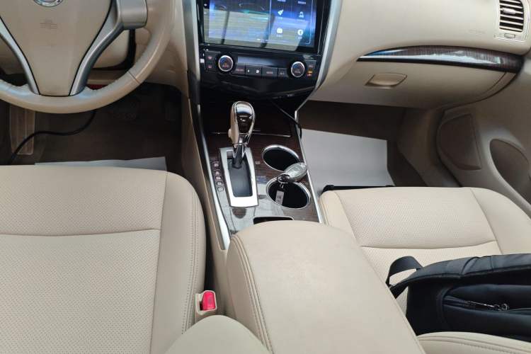 Used Nissan Teana 2013 2.0L XE Fashion Edition Gear Lever