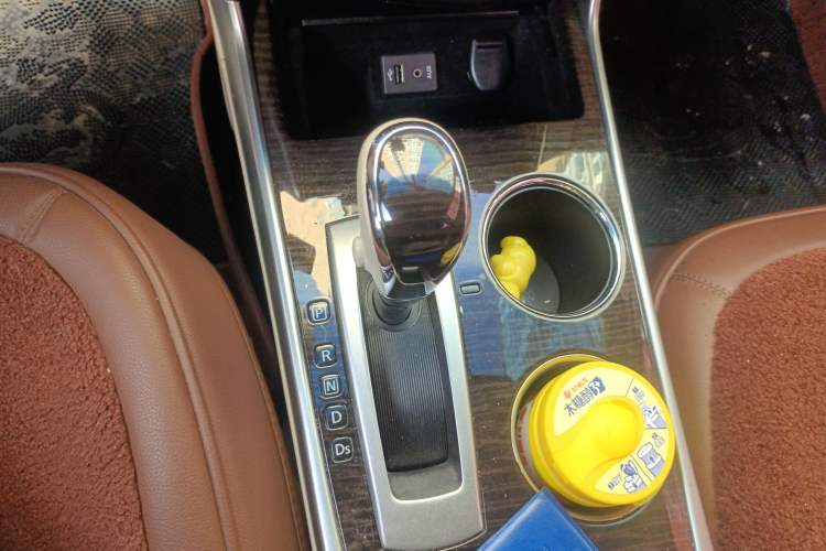 Used Nissan Teana 2013 2.0L XL Comfort Edition Gear Lever
