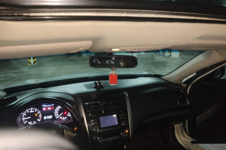 Used Nissan Teana 2013 2.0L XL Comfort Edition Headliner