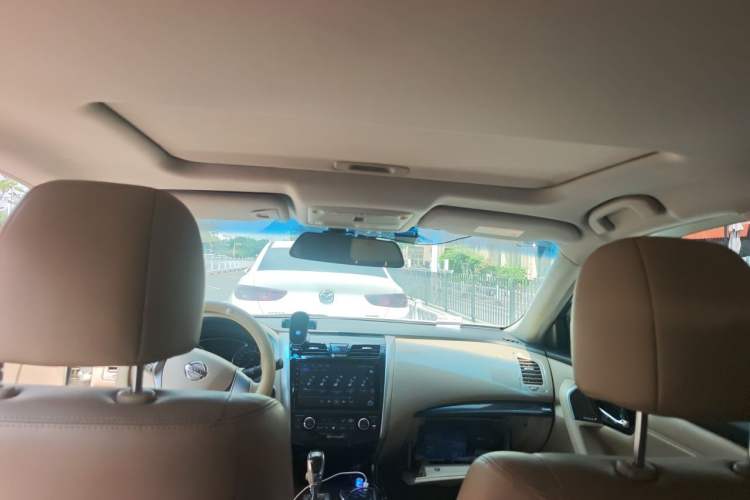 Used Nissan Teana 2013 2.0L XL Comfort Edition Headliner