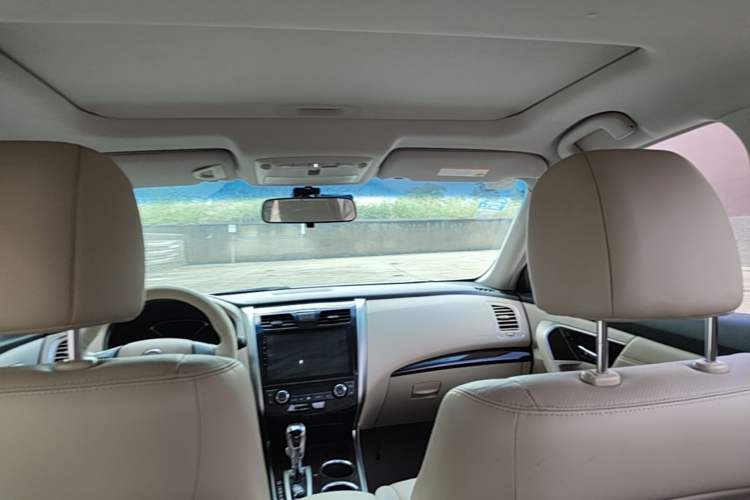 Used Nissan Teana 2013 2.0L XL Comfort Edition Headliner