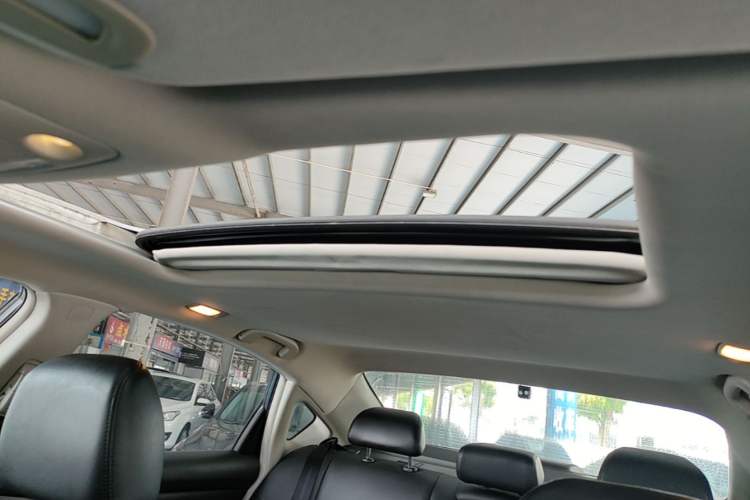 Used Nissan Teana 2013 2.0L XL Comfort Edition Headliner