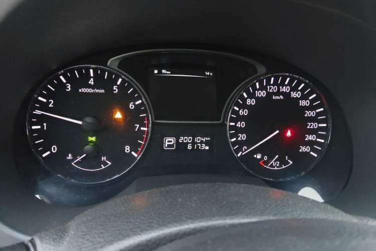 Used Nissan Teana 2013 2.0L XL Comfort Edition Instrument Cluster