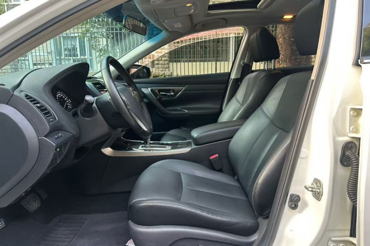 Used Nissan Teana 2013 2.0L XL Comfort Edition Interior 1