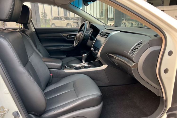 Used Nissan Teana 2013 2.0L XL Comfort Edition Interior 1