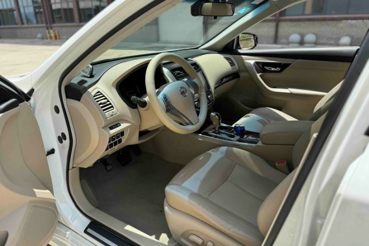 Used Nissan Teana 2013 2.0L XL Comfort Edition Interior 1