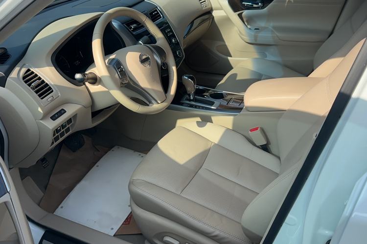 Used Nissan Teana 2013 2.0L XL Comfort Edition Interior 1
