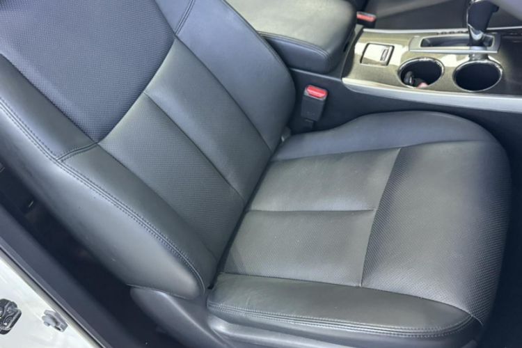 Used Nissan Teana 2013 2.0L XL Comfort Edition Interior 10