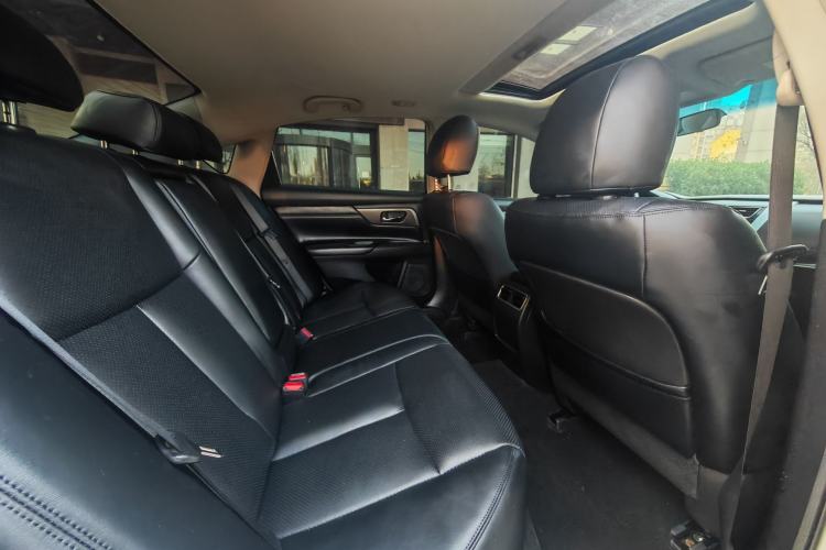 Used Nissan Teana 2013 2.0L XL Comfort Edition Interior 2