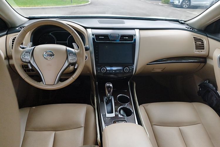 Used Nissan Teana 2013 2.5L XL Leading Edition Interior 2