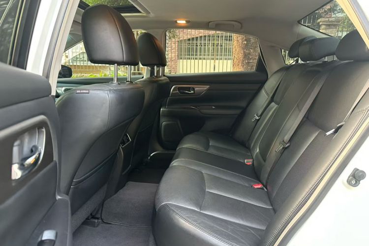Used Nissan Teana 2013 2.0L XL Comfort Edition Interior 3