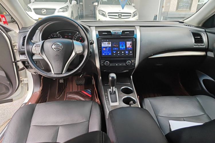 Used Nissan Teana 2013 2.0L XL Comfort Edition Interior 3