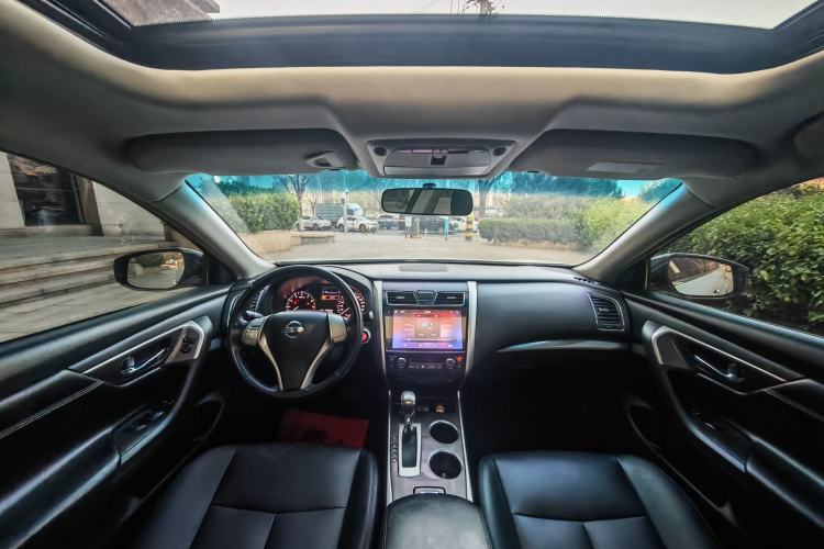 Used Nissan Teana 2013 2.0L XL Comfort Edition Interior 3