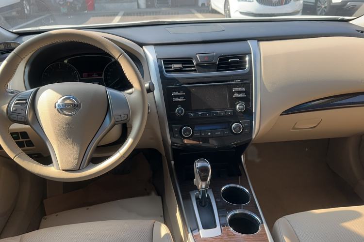 Used Nissan Teana 2013 2.0L XL Comfort Edition Interior 3