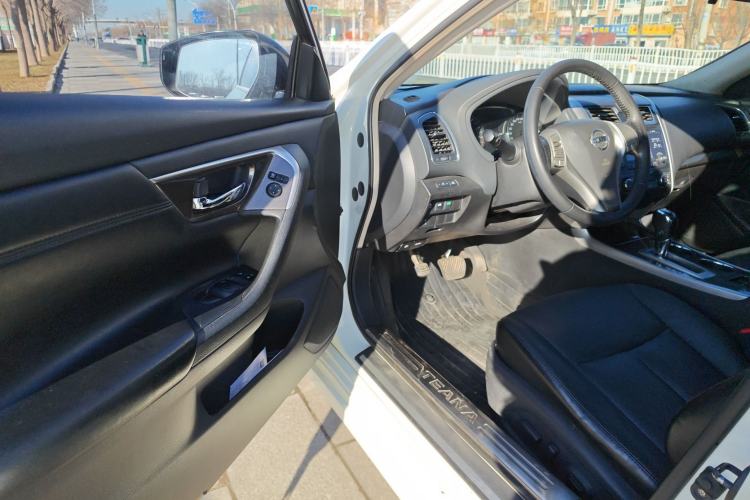 Used Nissan Teana 2013 2.0L XL Comfort Edition Interior 4
