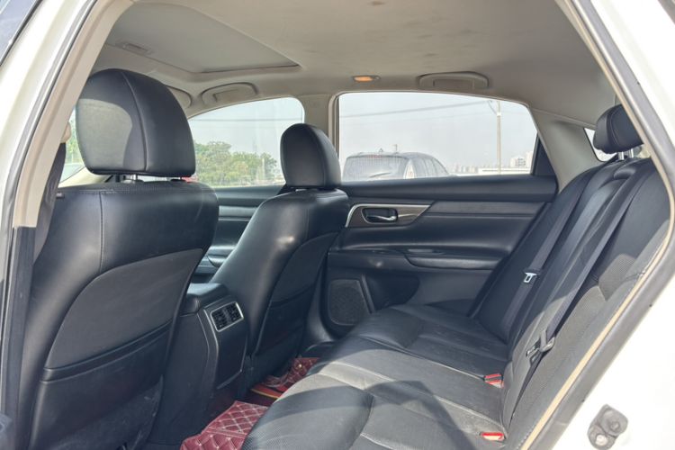 Used Nissan Teana 2013 2.5L XL Leading Edition Interior 4