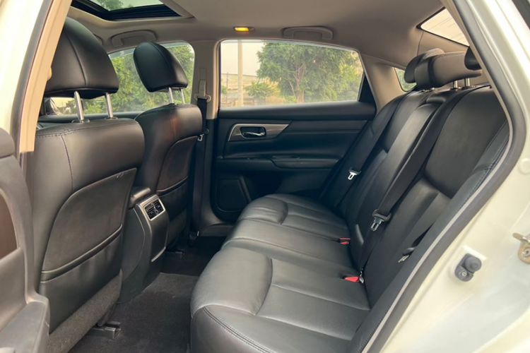 Used Nissan Teana 2013 2.0L XL Comfort Edition Interior 5