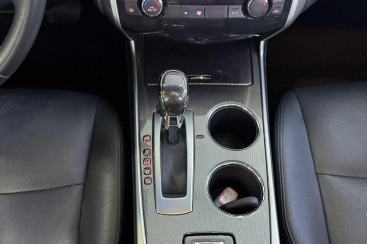 Used Nissan Teana 2013 2.0L XL Comfort Edition Interior 9